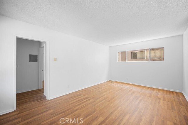 Foto del edificio - 17931 Devonshire St