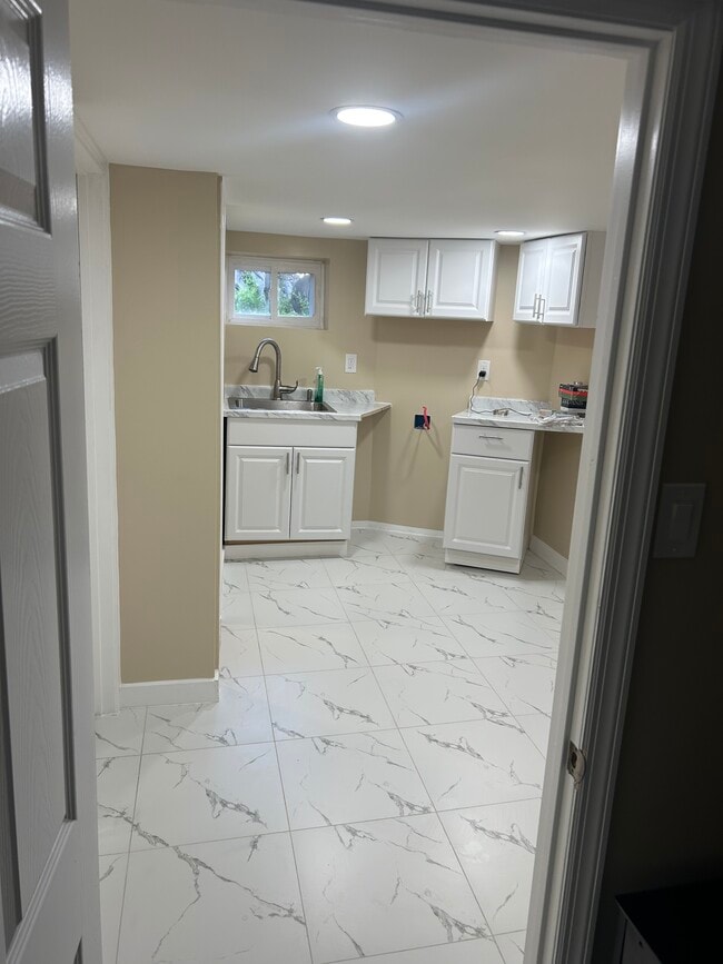 Foto del edificio - 271 Claremont Ave