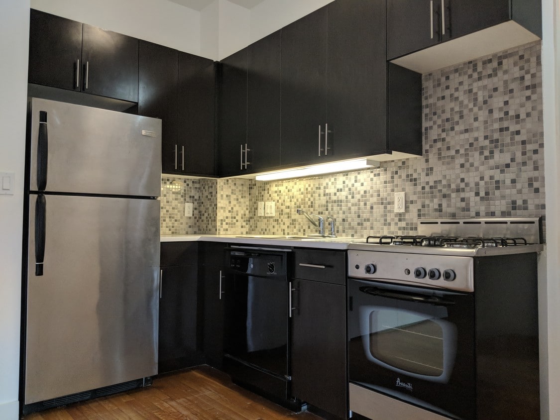 Primary Photo - 342 Eldert St