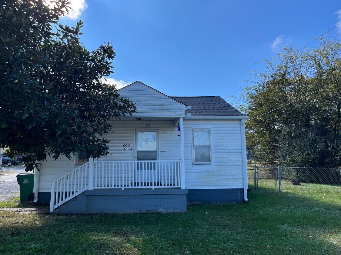 Primary Photo - 1 Bedroom/ 1 Bathroom Duplex plus office, ...