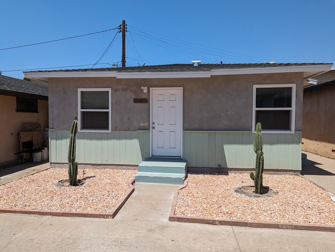 Outside entrance - 3847 W 104th St