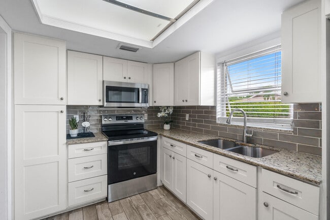 Foto del edificio - 410 NE 17th Ave