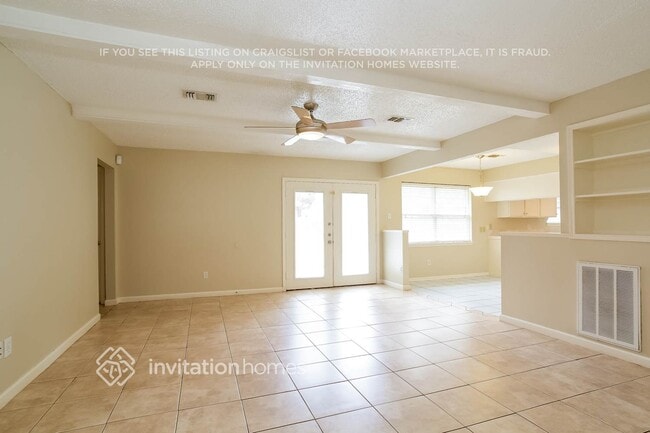 Foto del edificio - 7022 Fox Knoll Ln