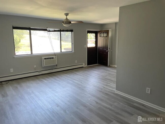 Foto del edificio - 1334 Cricket Ln