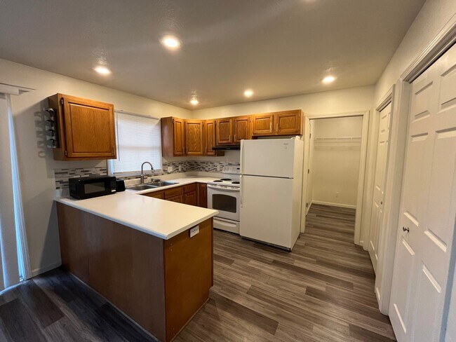 Foto del edificio - 6209-6211 Hipps Hollow