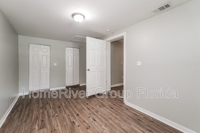 Building Photo - 3011 Star St