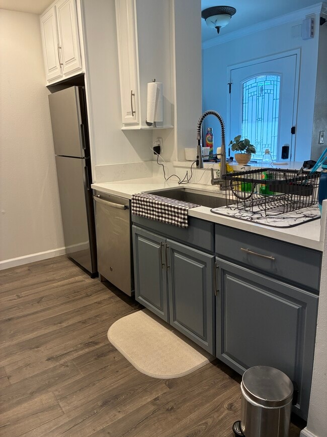 Fotografía del edificio - 25718 Hogan Dr