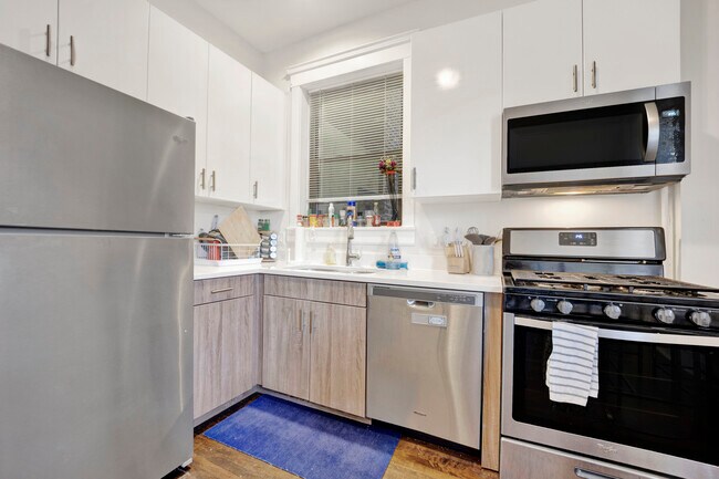 Foto del edificio - 3934 N Sheridan Rd