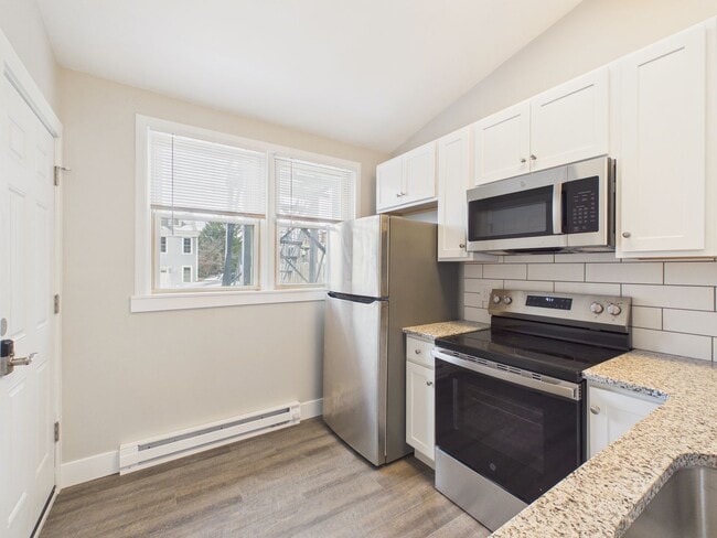 Building Photo - 916 Green St