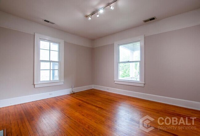 Foto del edificio - 925 Greenwood Ave NE