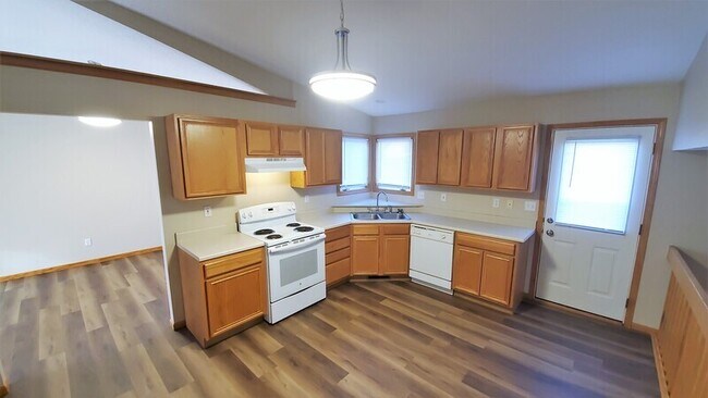 Foto del edificio - 736 71st St NE
