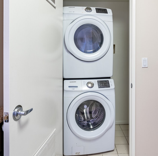 Interior Photo - Hawthorne Regency Apartments