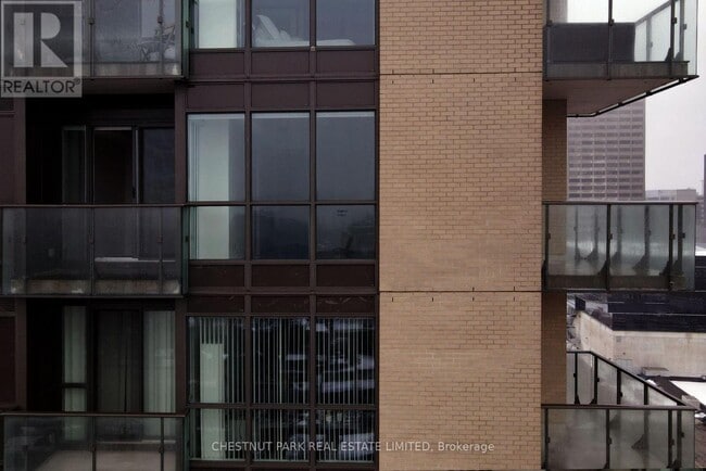 Photo du bâtiment - 60 Berwick Ave