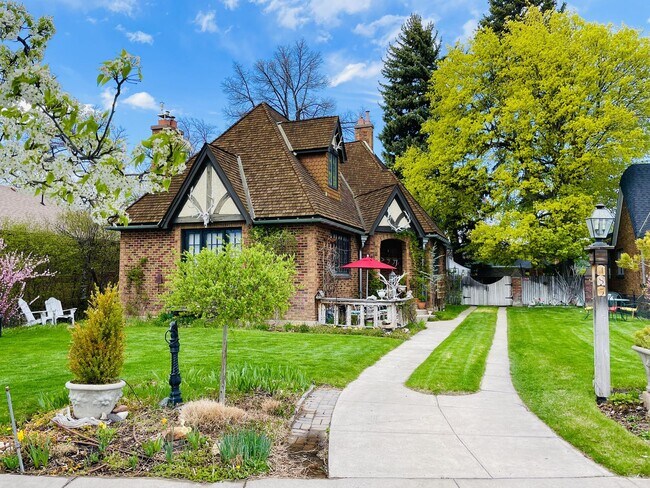 Hermosa casa...en cualquier época del año. - 483 Boulevard