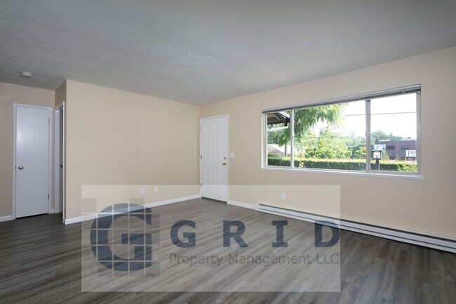 Building Photo - Gorgeous 2 Bedroom Apartment in Mt. Tabor - $500 MOVE IN SPECIAL!