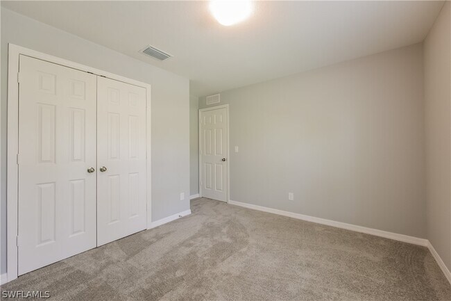 Foto del edificio - 3614 64th St W