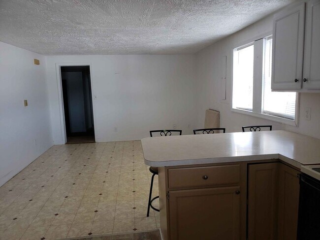Foto del edificio - 601 Hollander Rd