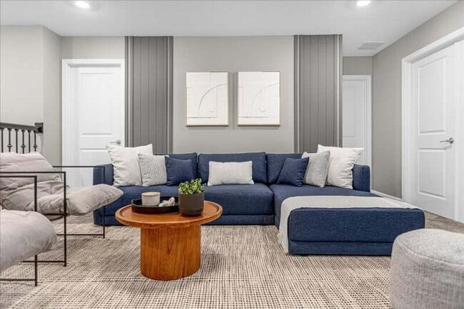 Building Photo - 9052 Sommerset Hills Dr