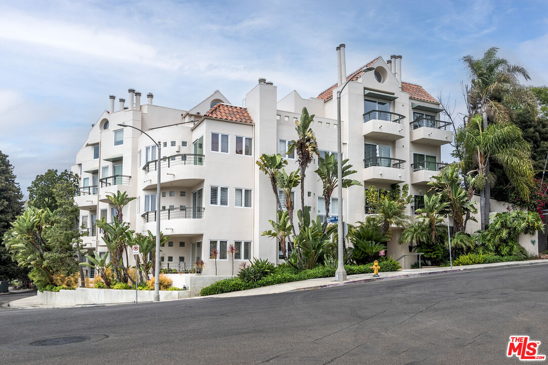 Foto principal - 15425 Antioch St