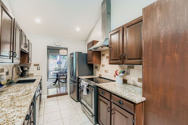 Foto del edificio - 3BDR Townhome in Central Boulder w/ Office