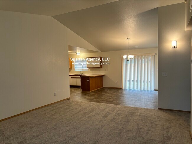 Building Photo - 9413 Angeline Rd E
