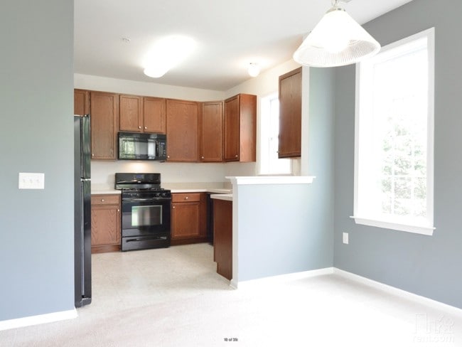 Building Photo - 417 Timberlake Dr