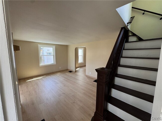 Building Photo - 423 Wendell Terrace