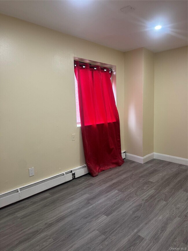 Foto del edificio - 917 E 82nd St