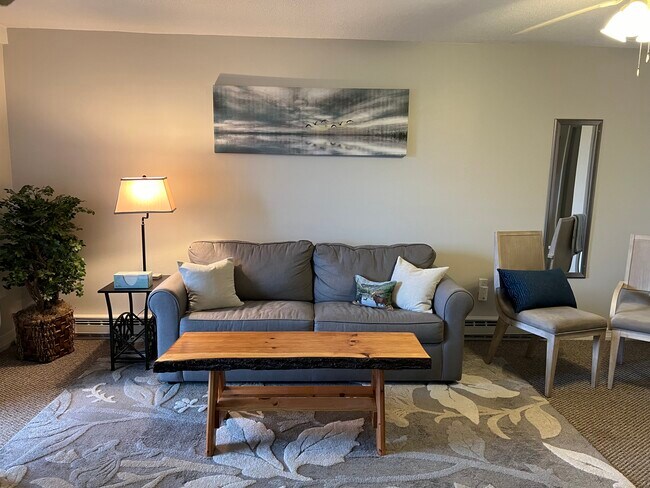 Foto del edificio - 178 Treetop Cir