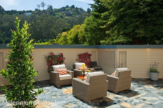 Building Photo - 4 br, 3.5 bath House - 7 Channing Way