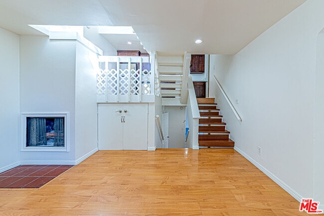 Foto del edificio - 933 S Manhattan Pl