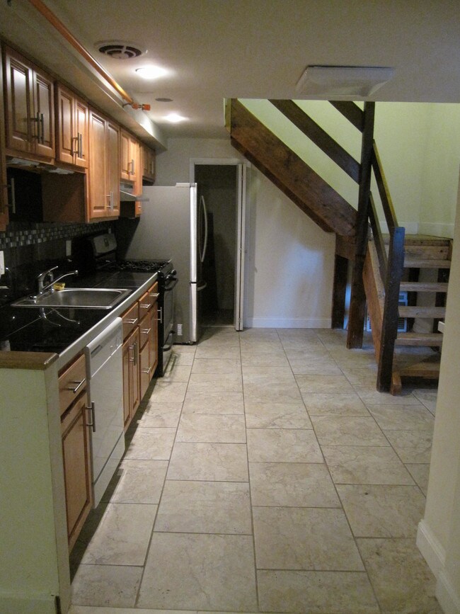 2br Bi Level Apartment In Historic Brownstone Apartments Building Photo 2br Bi Level Apartment In Historic Brownstone