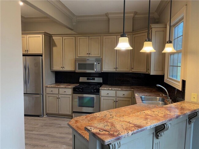 Foto del edificio - 2509 S Everest Ave