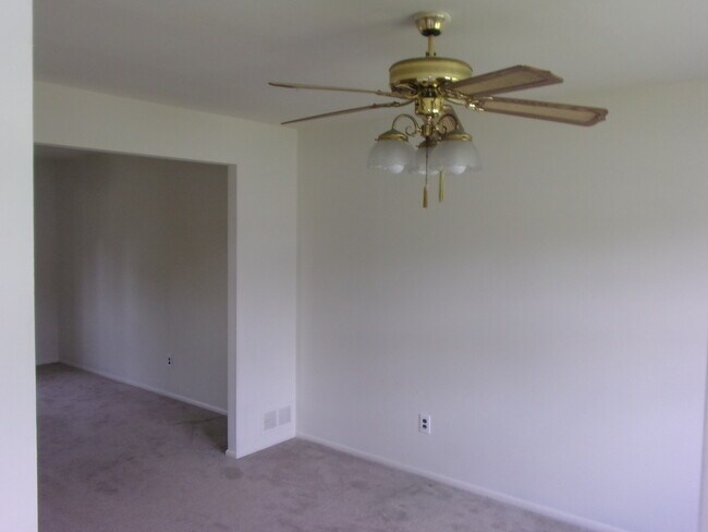 Dining Room - 5906 Griscomb Dr