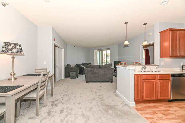 Foto del edificio - 4130 S Lake Dr