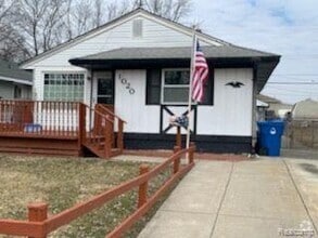 Building Photo - 1020 Holbrook St