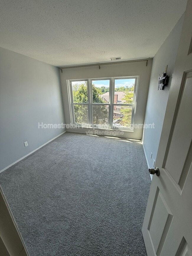 Building Photo - 1033 Wilton Royal Dr