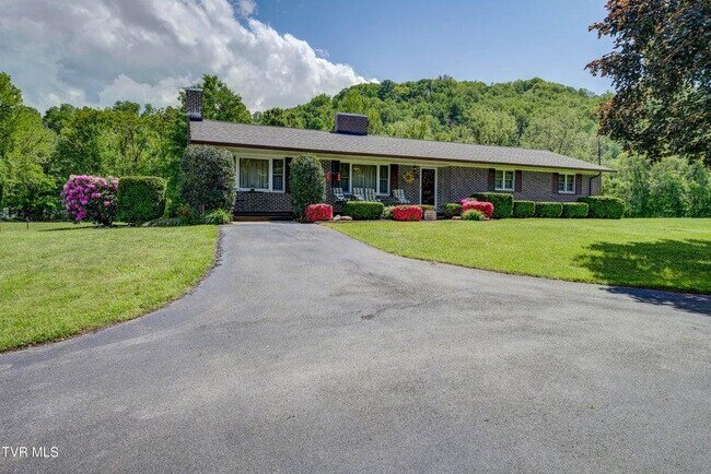 Foto del edificio - 200 McCurry Ln