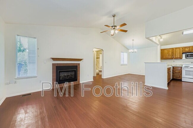 Foto del edificio - 7617 Gray Way