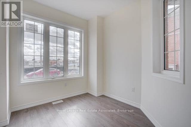 Building Photo - 546 Fir Ct.