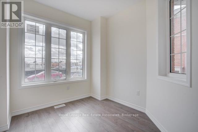 Photo du bâtiment - 546 Fir Ct.