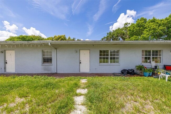 Building Photo - 2150 Barbara Dr
