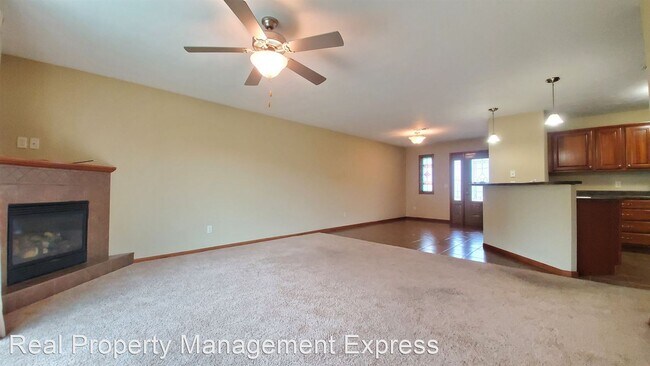 Building Photo - 2 br, 1 bath House - 8500 W Lavern Wipf St.