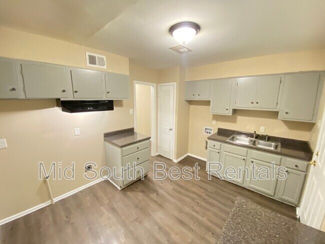 Building Photo - 1275 Dogwood Dr