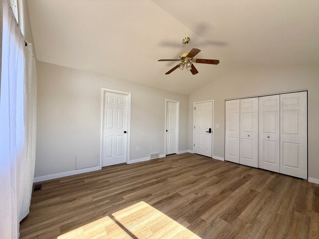 Building Photo - 411 Ruby Dr