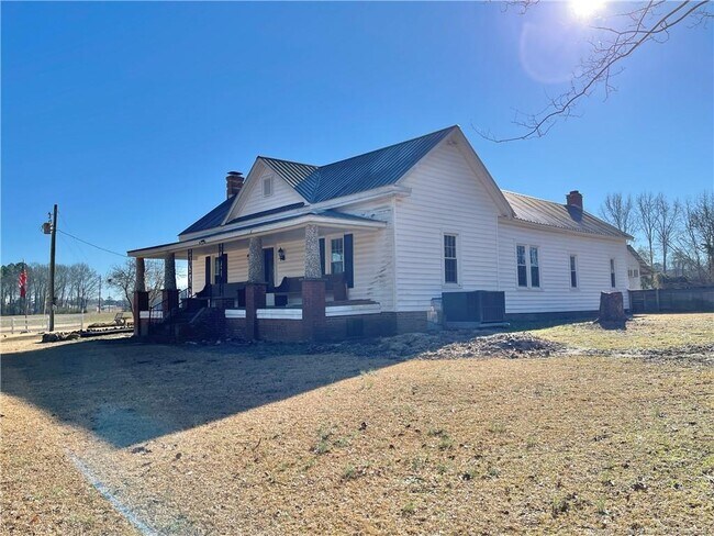 Foto del edificio - 2232 Adcock Rd