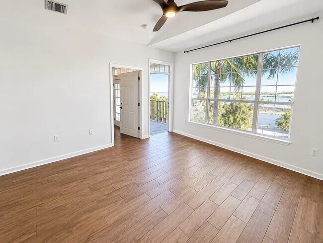 Foto del edificio - 5000 Culbreath Key Way