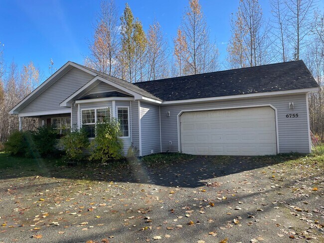 Foto del edificio - Ranch style 3bedroom/2 bathroom with an Oversized two car garage +giant carport!  Large private l...