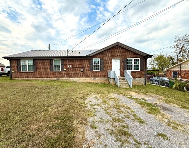 Foto del edificio - Renovated Madison Duplex!  Corner Lot! Nic...