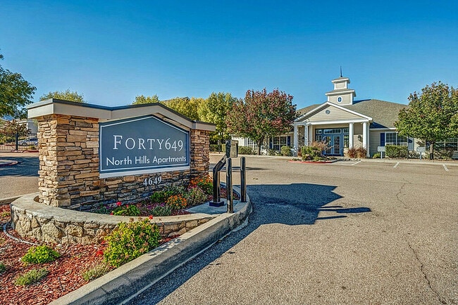 Building Photo - Forty649 North Hills